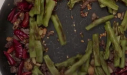 干煸豆角怎么做视频,家常美味一学就会